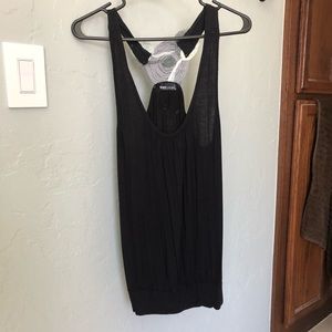 2/$6⭐️
3/$10 Tank with detailed floral back